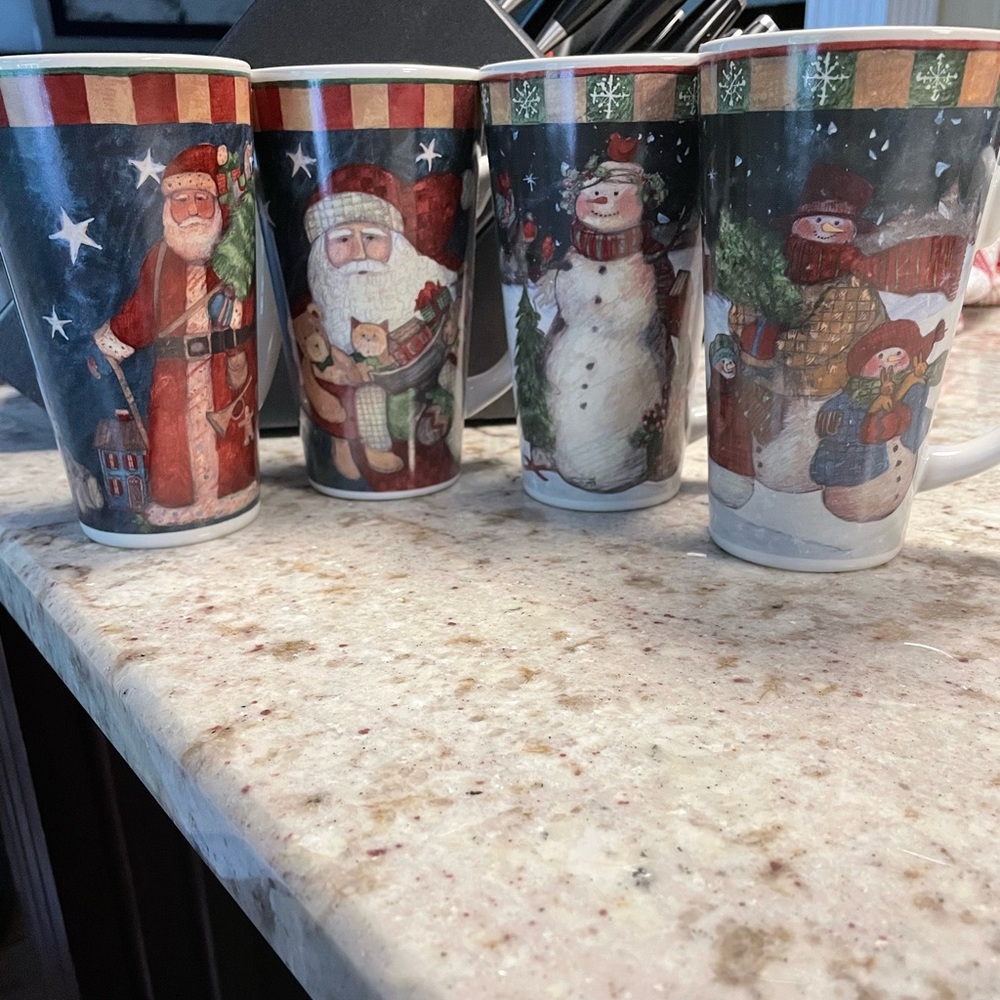Set of 4 tall Christmas mugs